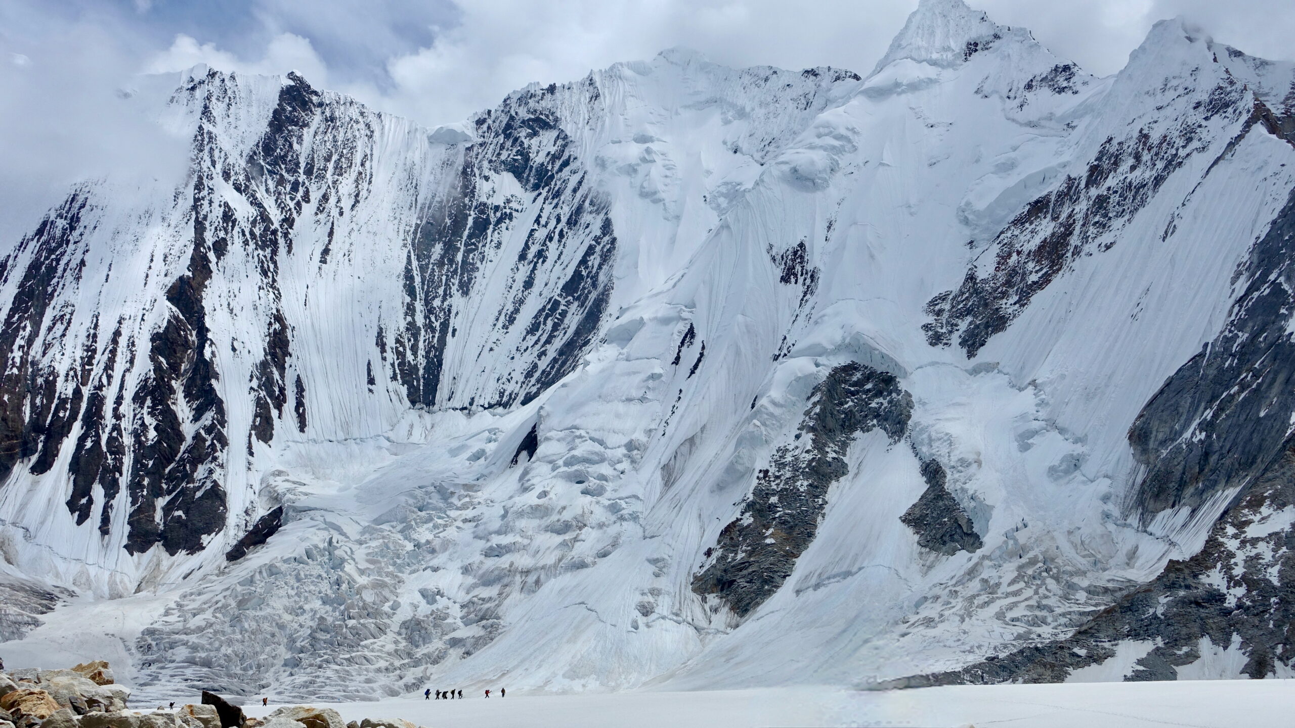Karakoram and Snow Lake climb Hispar La with Beyond The Wonderland - trekkin g agency